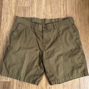 Men’s Khaki Cargo Shorts